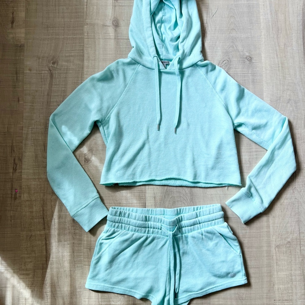 NWOT Forever 21 Cropped Hoodie & Shorts lounge set